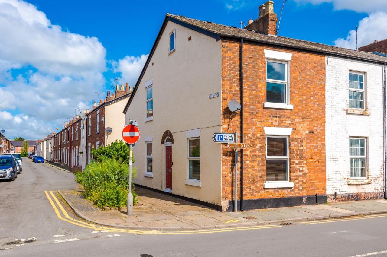 Villa Talbot House Chester Esterno foto